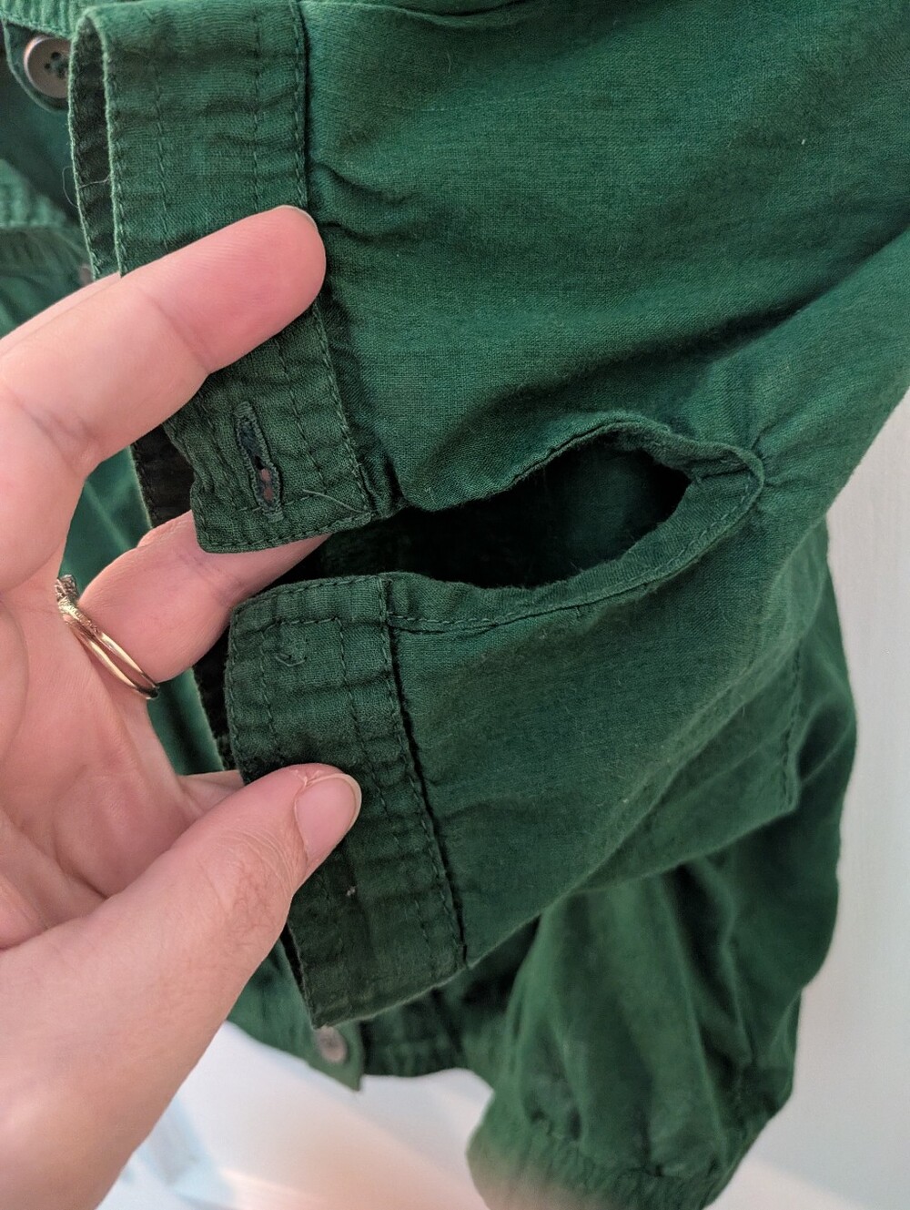 Urban Outfitters Dark Green Collared Cropped Button Down Shirt - Size L - Picture 6 of 8